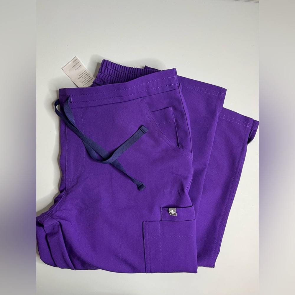 FIGS XS DIGITAL GRAPE USED YOLA